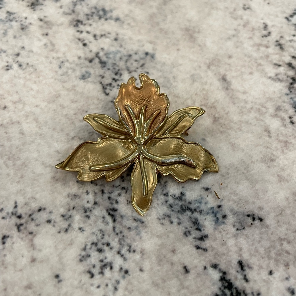 Vintage flower brooch